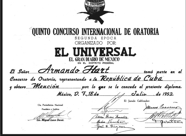 Foto de Diploma que acredita la mención que obtuvo en el V Concurso Internacional de Oratoria del diario El Universal, México.